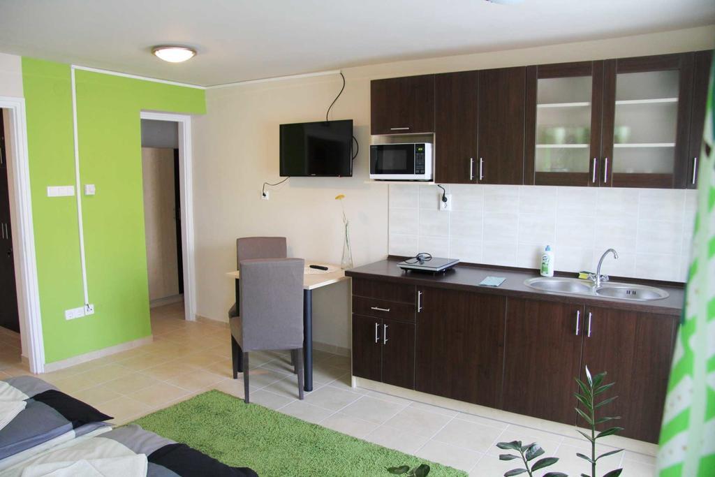 Írisz Apartmanház Apartamento Mórahalom Quarto foto